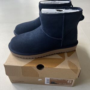 Koolaburra By UGG Koola Mini II Women's 6 Navy Blue Suede Lined Boots 1114851